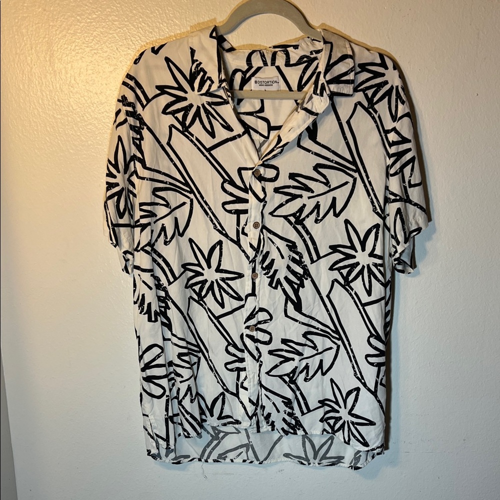 Distortion Black and White Casual Short Sleeve Button Down Shirt Large